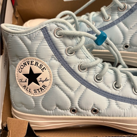Women’s size 8 baby blue quilted chuck taylor all star sneakers - Picture 2 of 11